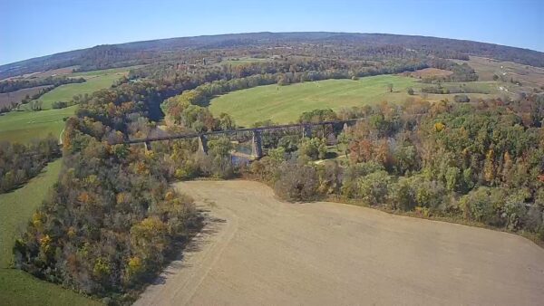 An aerial view of the Louisville & Nashville Railroad line and Green River Bridge.